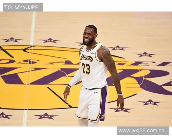 湖人训练热身艾顿与克内克特折返跑展现拼搏精神与团队默契